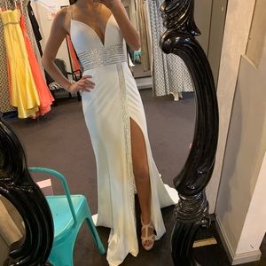 Sherri Hill white prom dress
